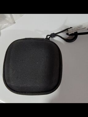 NIP-Thirty-One Earbud Portable Pouch (2 available-$10 each or both for $15)